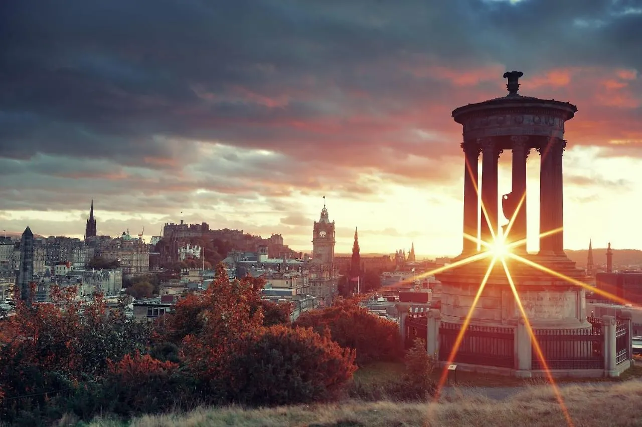 Kro Cosy City Centre First Floor Family Room Edinburgh