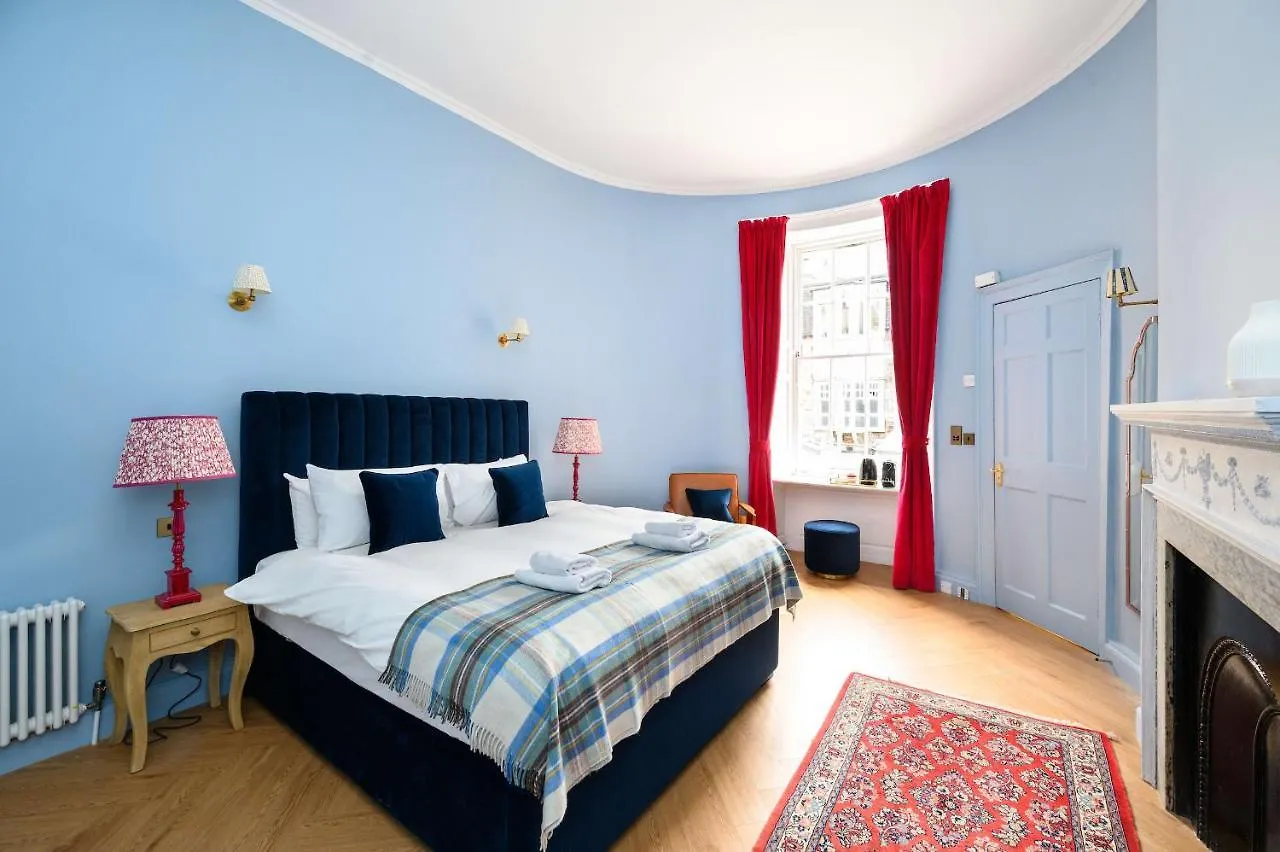 Inn Cosy City Centre First Floor Family Room Edinburgh